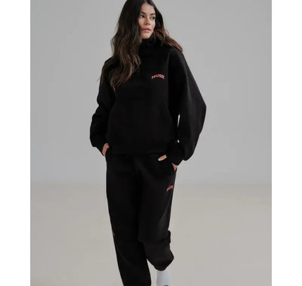 Black Heavyweight Tracksuit is the perfect blend for Nike Dunk and low dunks Nike style