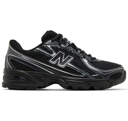 Black New Balance 740v2 running shoe in black grey silver for optimal comfort