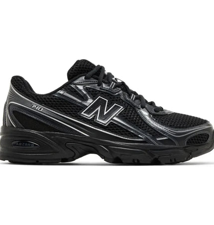 Black New Balance 740v2 running shoe in black grey silver for optimal comfort