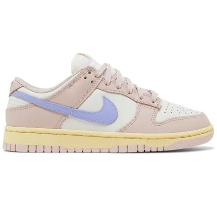 Nike Dunk Low Pink Oxford women’s sneaker showcasing low pink oxford design