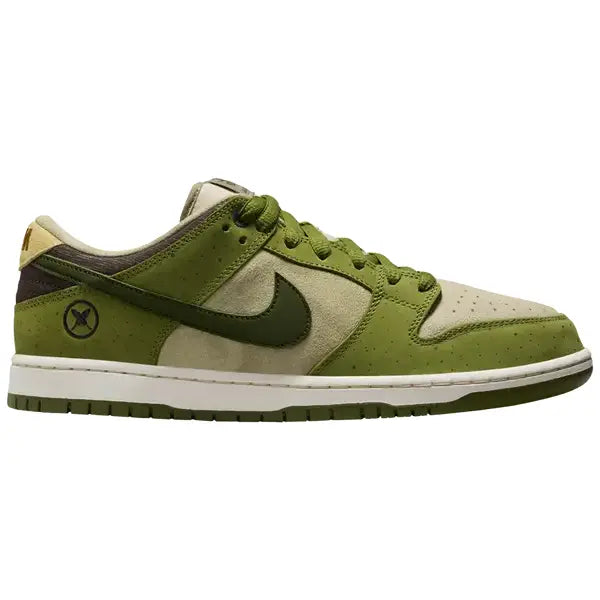 Green and beige Nike Dunk Low sneakers from Yuto Horigome for stylish low dunks Nike